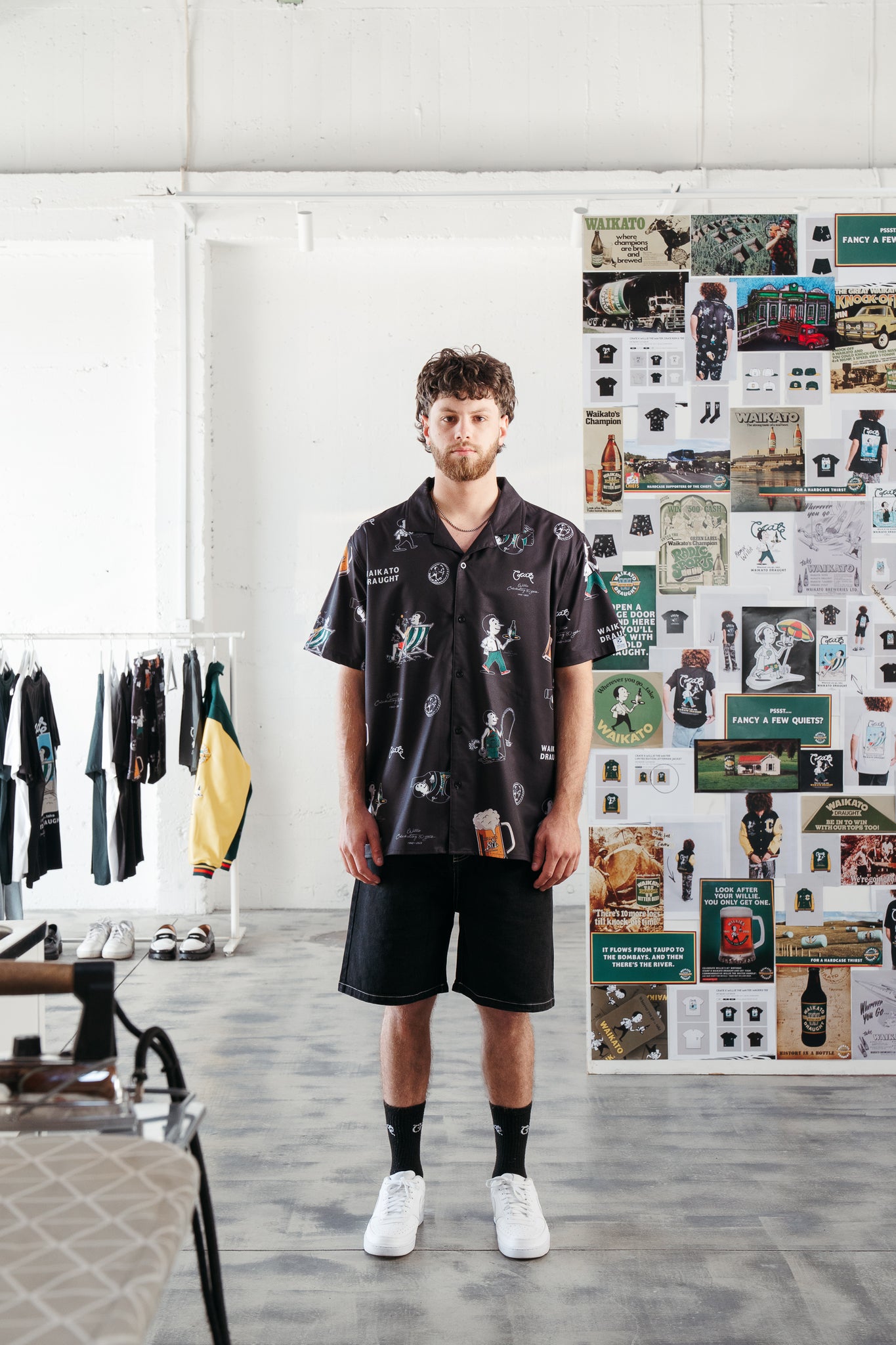 CRATE X WILLIE THE WAITER PARTY SS SHIRT