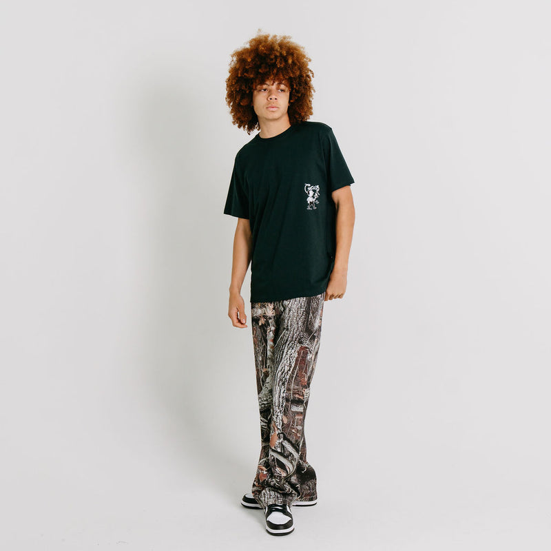 CRATE X WILLIE THE WAITER BEER HUG TEE