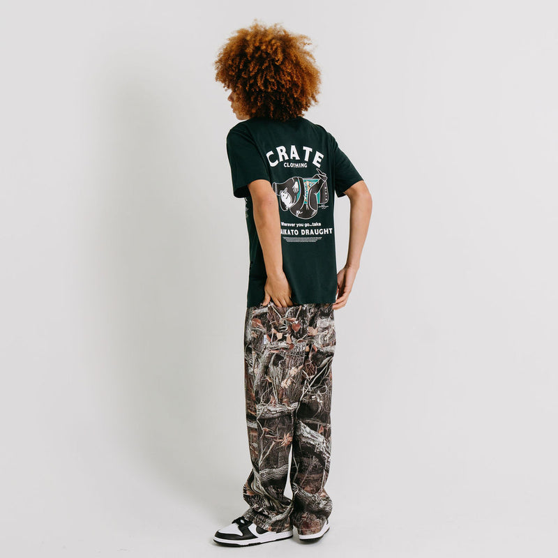 CRATE X WILLIE THE WAITER BEER HUG TEE