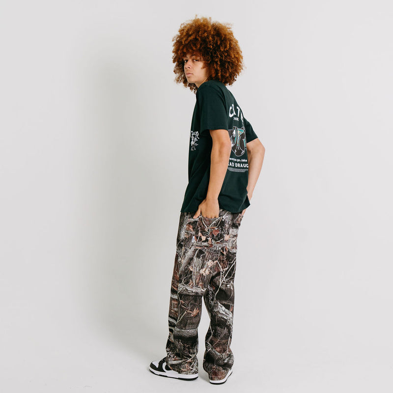CRATE X WILLIE THE WAITER BEER HUG TEE