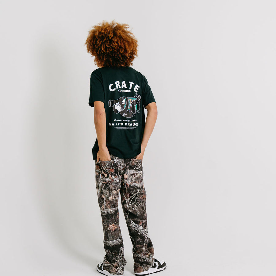CRATE X WILLIE THE WAITER BEER HUG TEE
