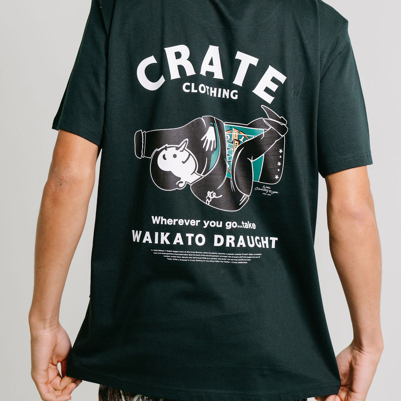 CRATE X WILLIE THE WAITER BEER HUG TEE